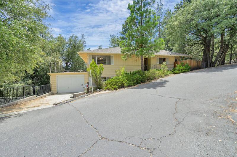 Idyllwild, CA 92549,54636 Forest Knoll DR