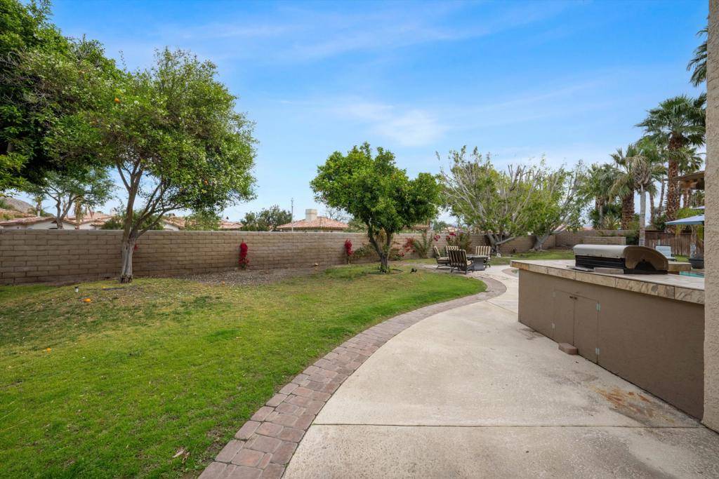 La Quinta, CA 92253,49010 Serenata CT