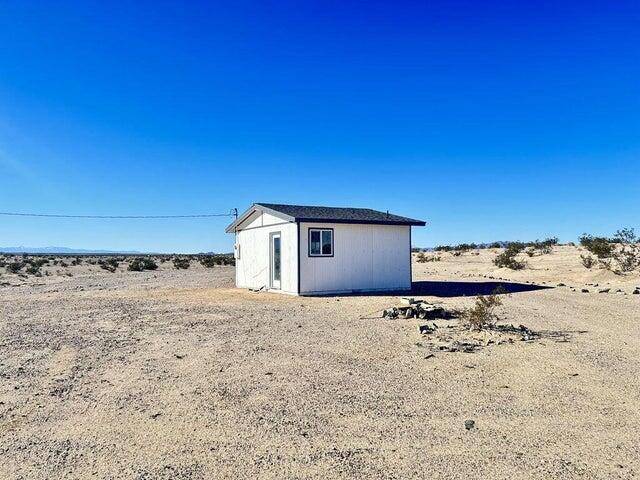 29 Palms, CA 92277,5450 Hollywood LN E