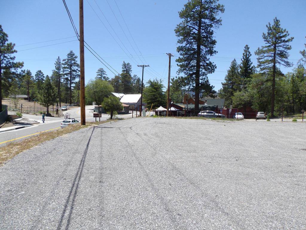 Big Bear, CA 92315,40318 Big Bear BLVD