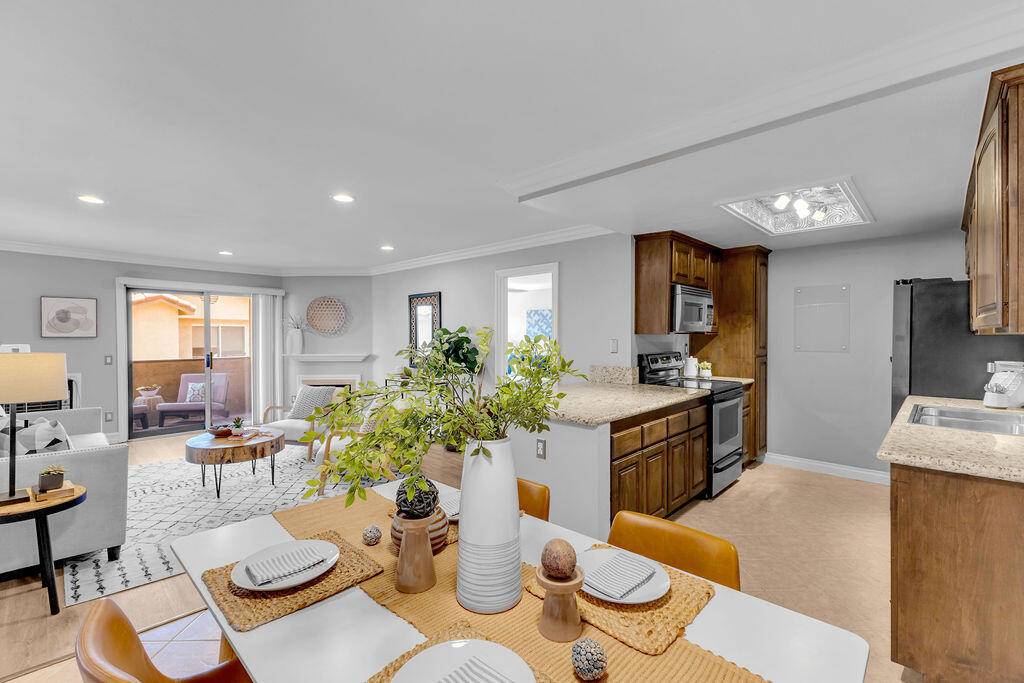San Marcos, CA 92069,208 Woodland Pkwy #212