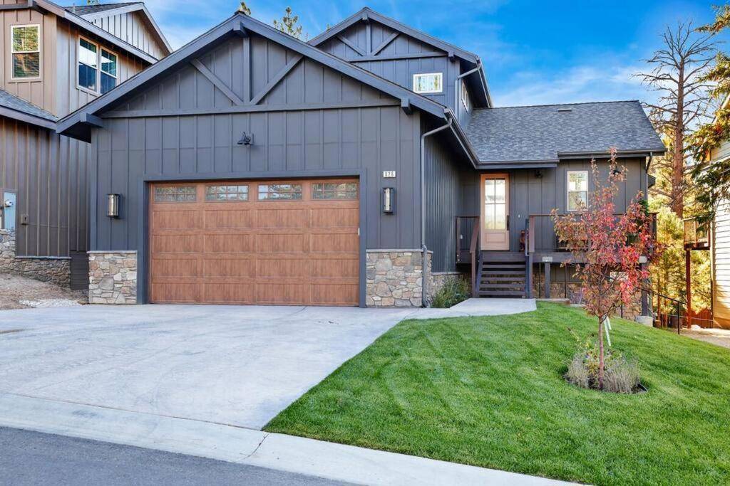 Big Bear, CA 92315,826 Pine Meadow CT