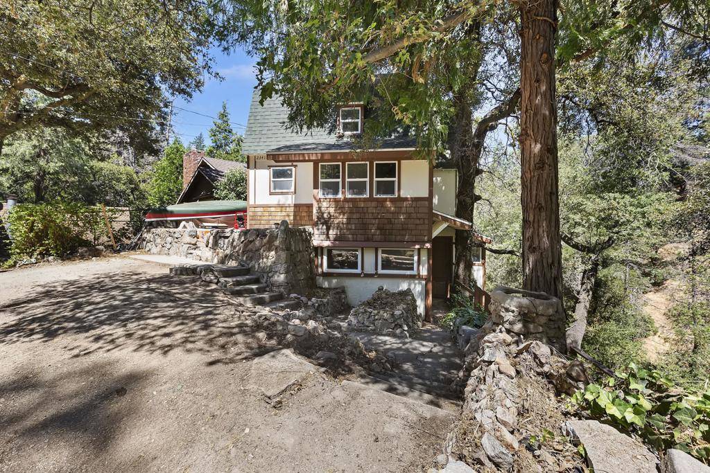 Crestline, CA 92325,23410 Cloudview RD