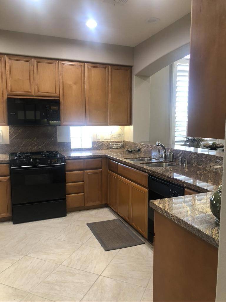 La Quinta, CA 92253,48160 Casita DR