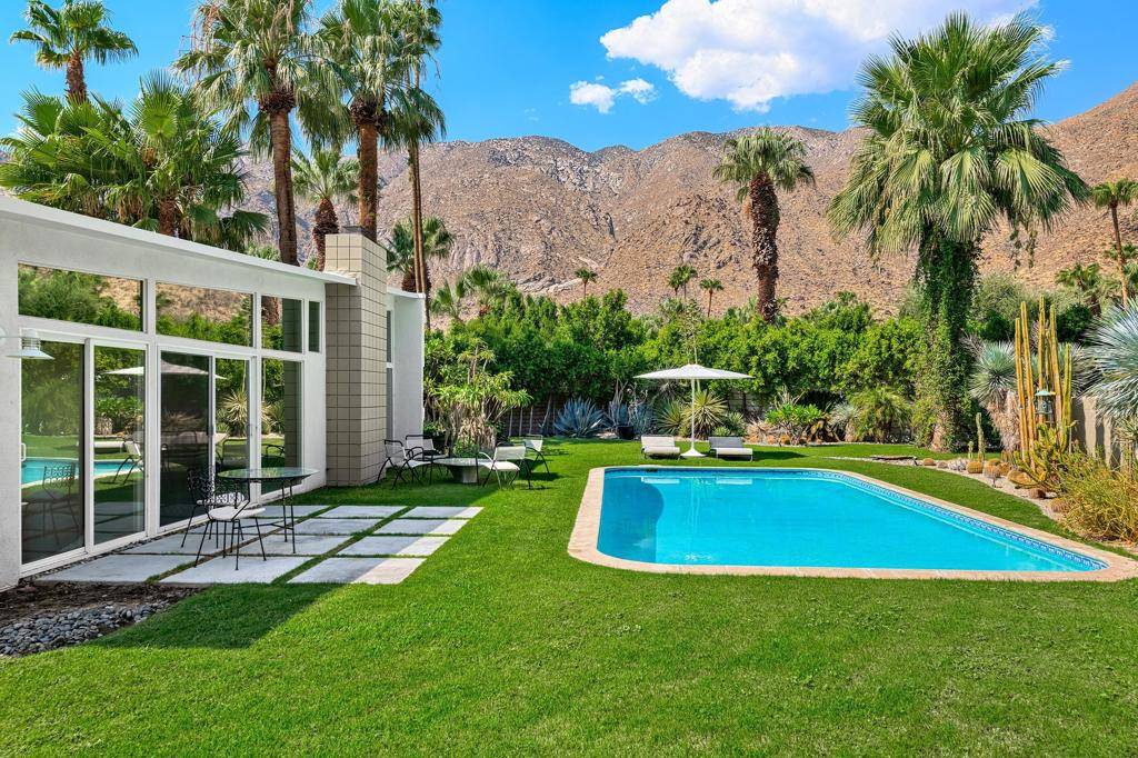 Palm Springs, CA 92262,995 N Fairview CIR