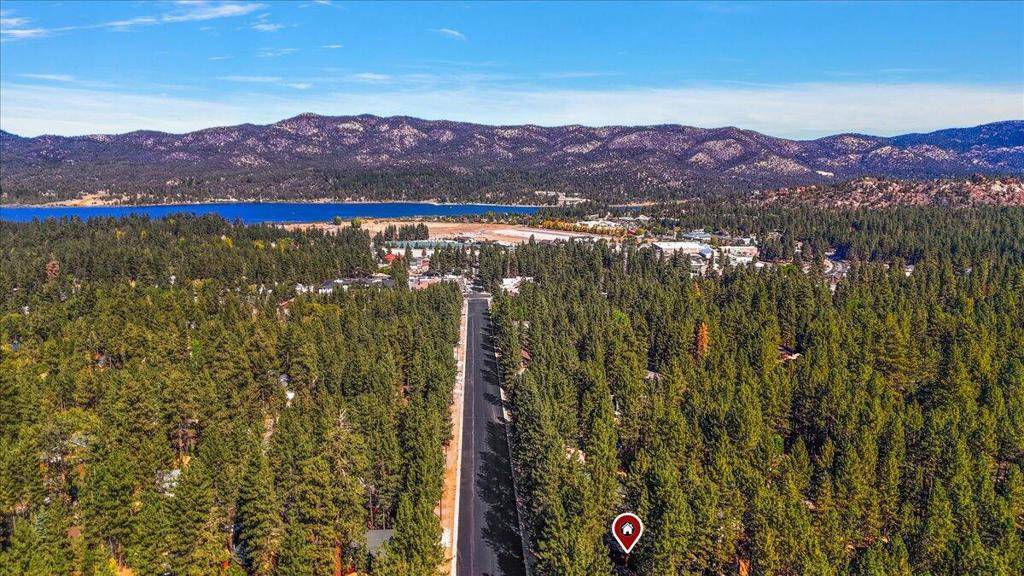 Big Bear, CA 92315,745 Summit BLVD