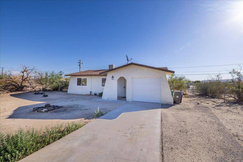 29 Palms, CA 92277,6585 Split Rock AVE