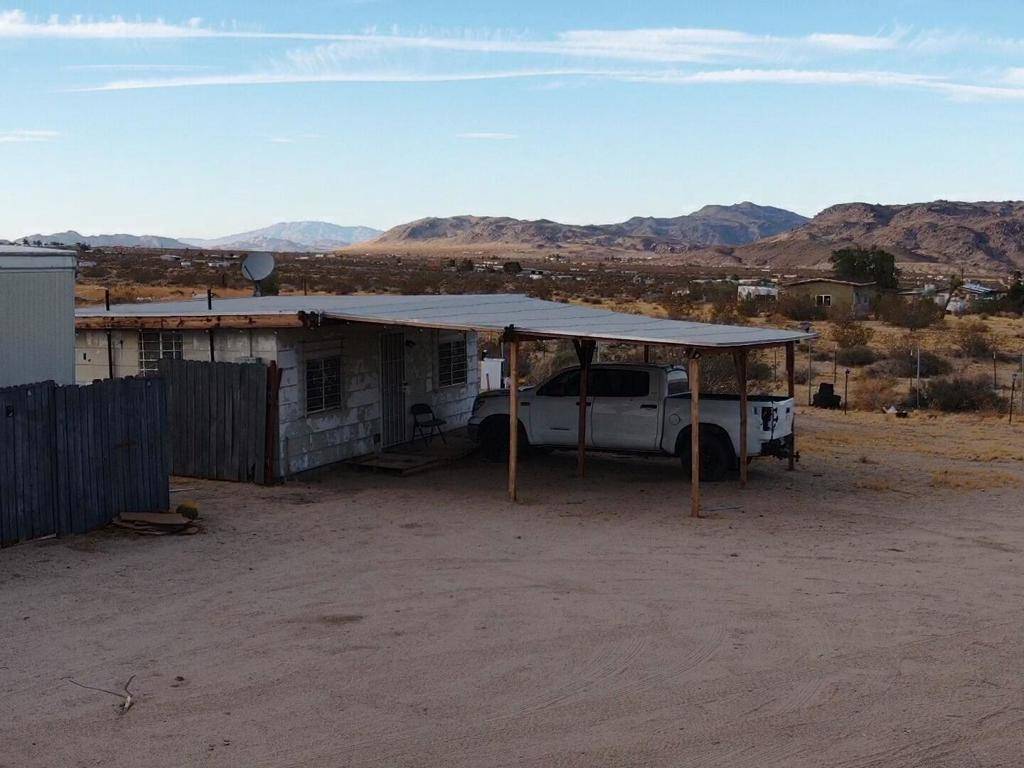 Landers, CA 92285,3686 Acoma TRL
