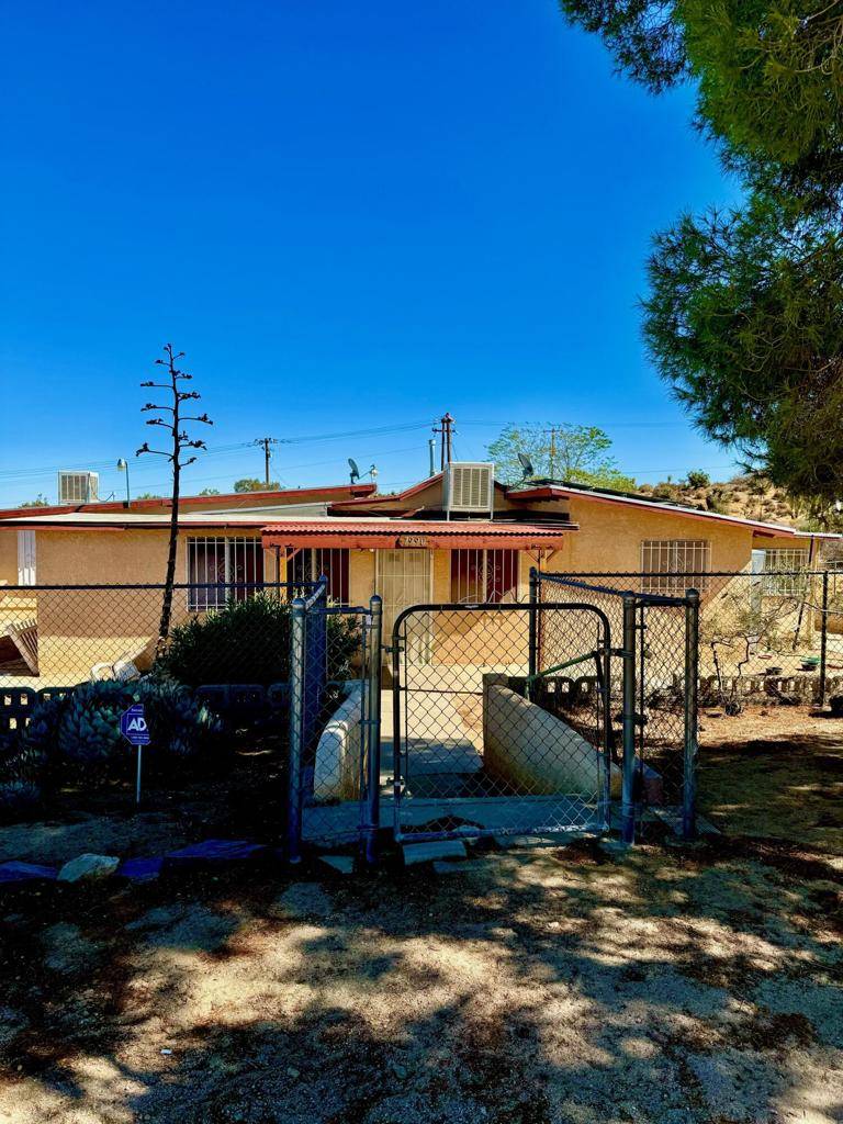 Yucca Valley, CA 92284,7990 Redden LN