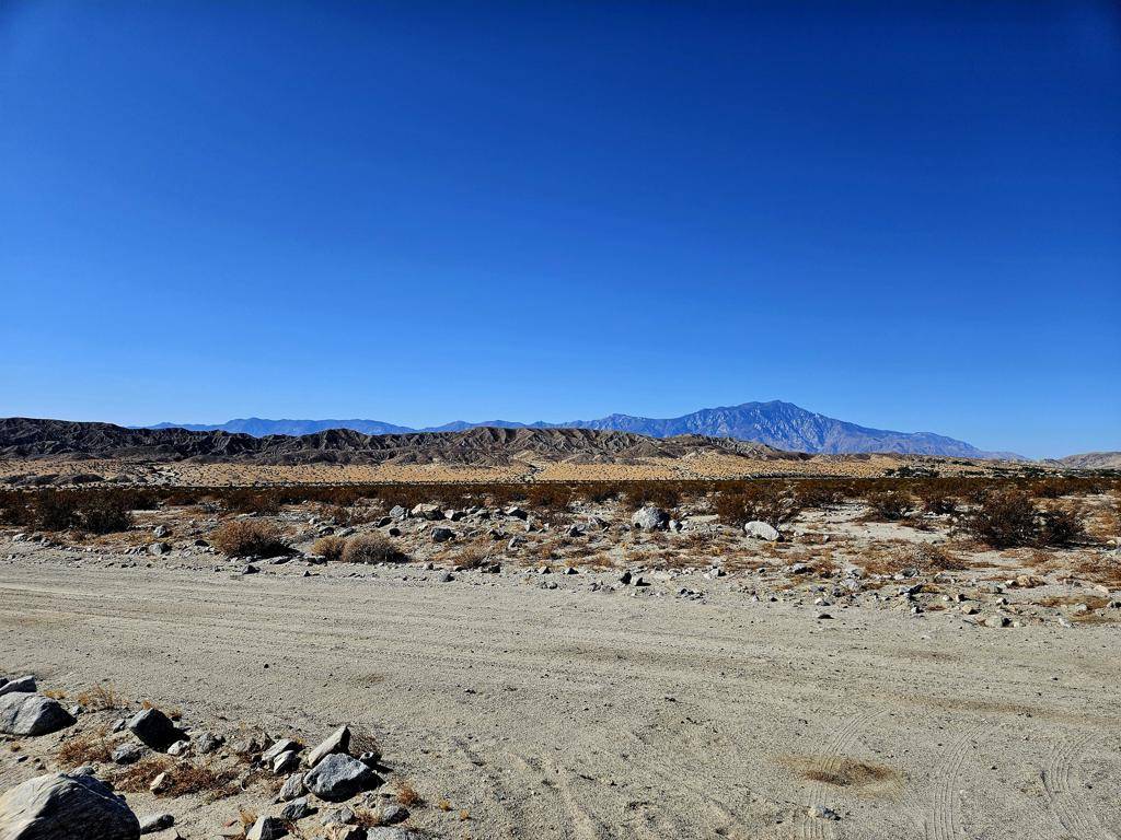 Desert Hot Springs, CA 92241,23750 Larsen LN