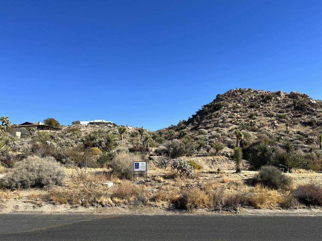 Yucca Valley, CA 92284,0 Farrelo RD