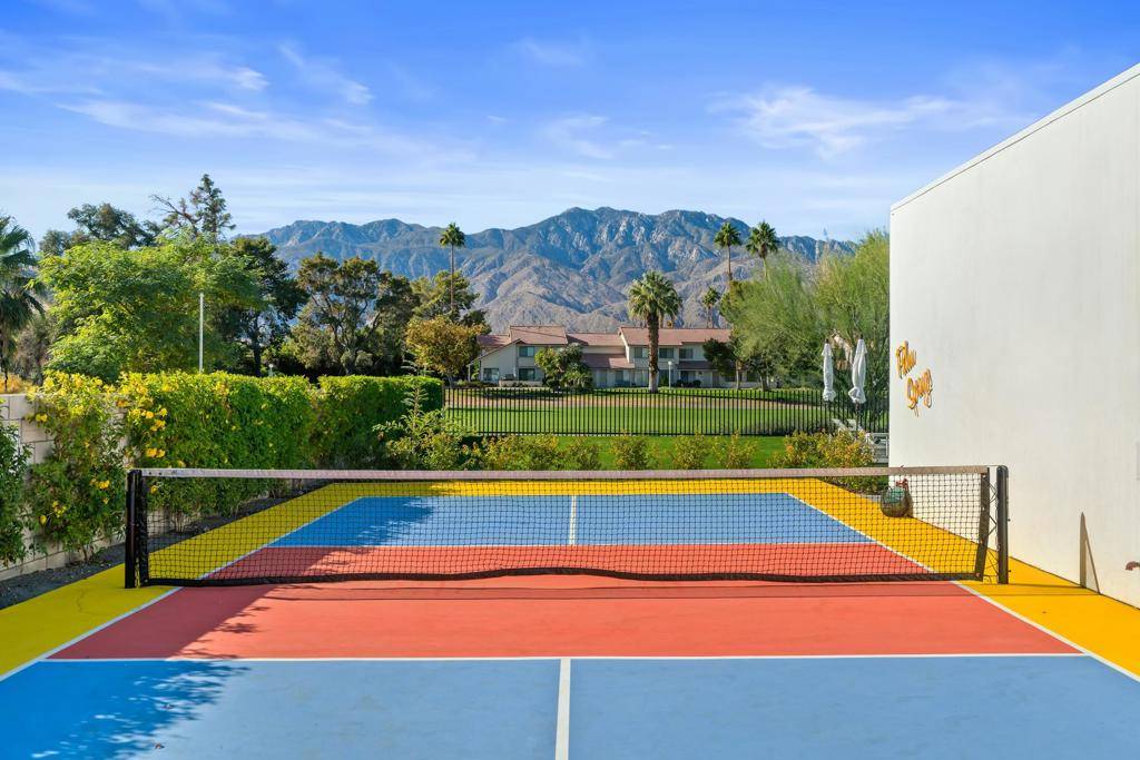 Palm Springs, CA 92264,2215 Lawrence ST