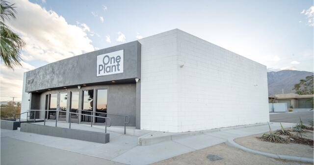 Palm Springs, CA 92262,2739 Palm Canyon DR