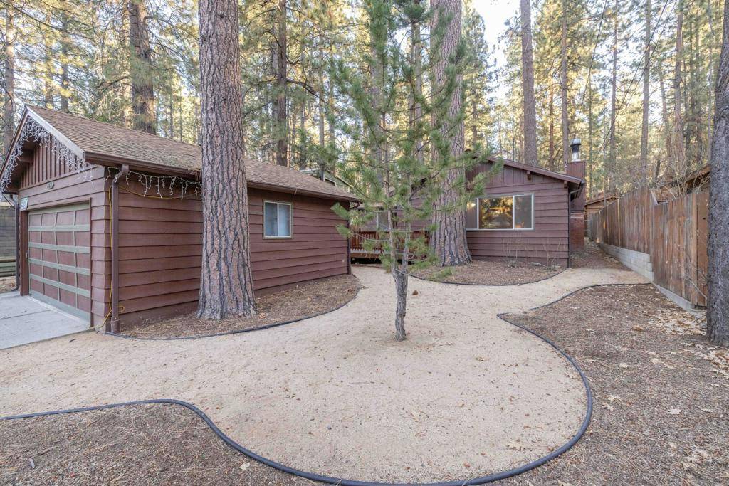 Big Bear, CA 92315,41633 Mcwhinney LN