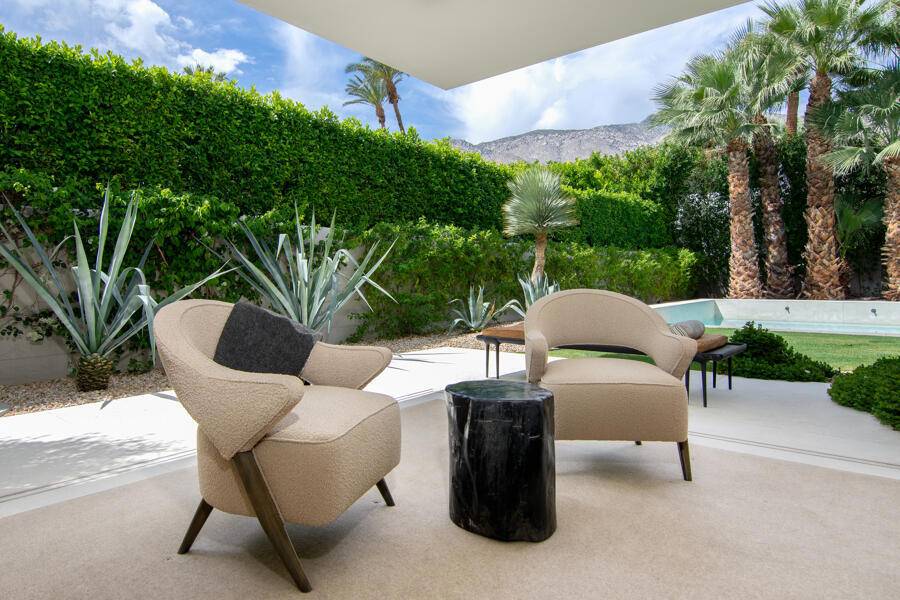 Palm Springs, CA 92262,863 N Avenida Palos Verdes