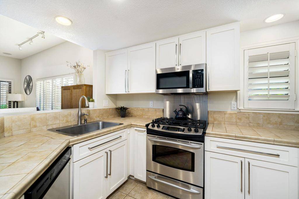 Palm Desert, CA 92260,73461 Foxtail LN