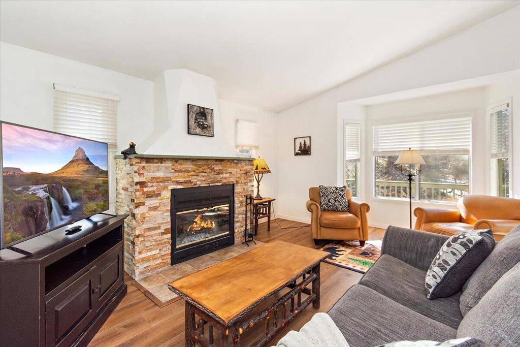 Big Bear, CA 92315,43546 Bow Canyon RD