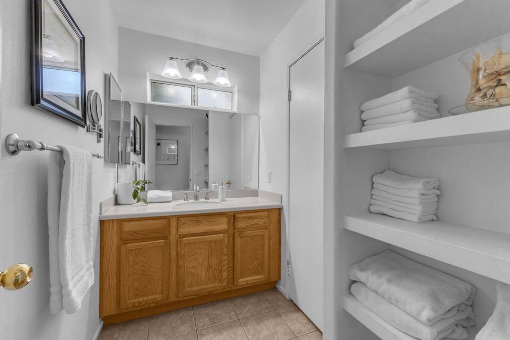 La Quinta, CA 92253,52680 Avenida Martinez