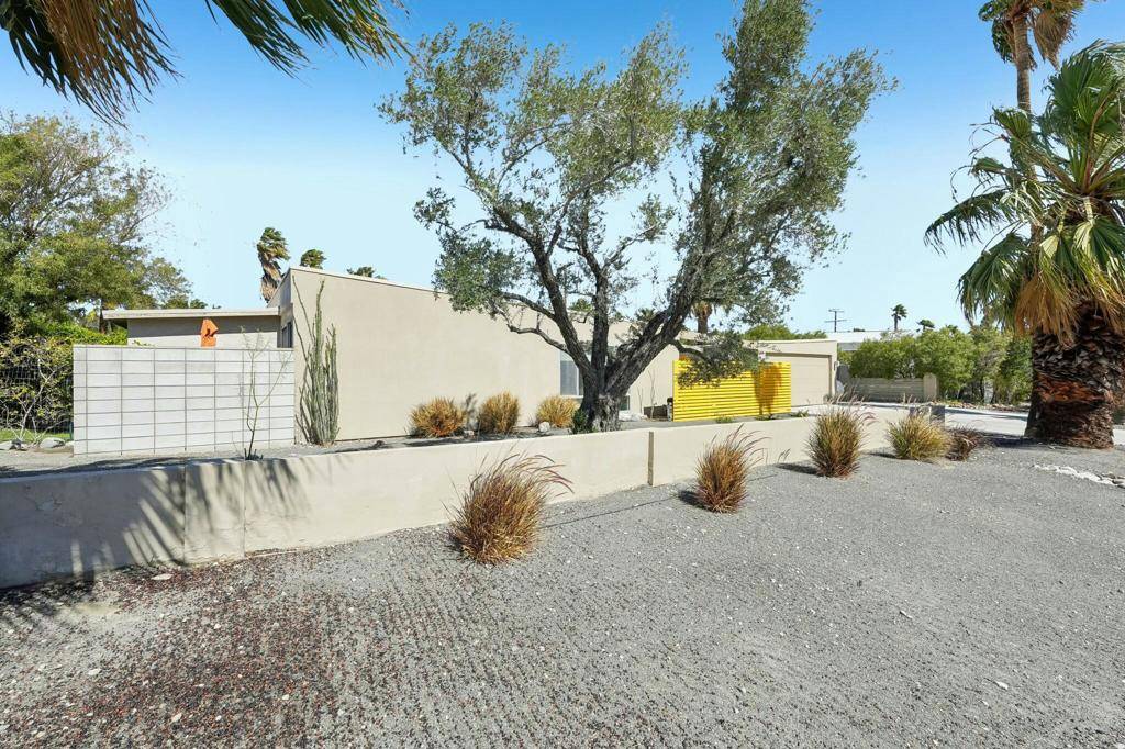 Palm Springs, CA 92262,566 E Lindsey DR