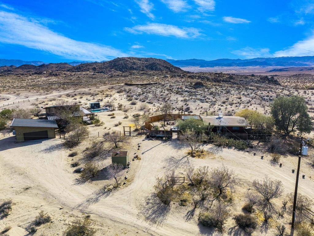 Joshua Tree, CA 92252,1776 Sunview AVE