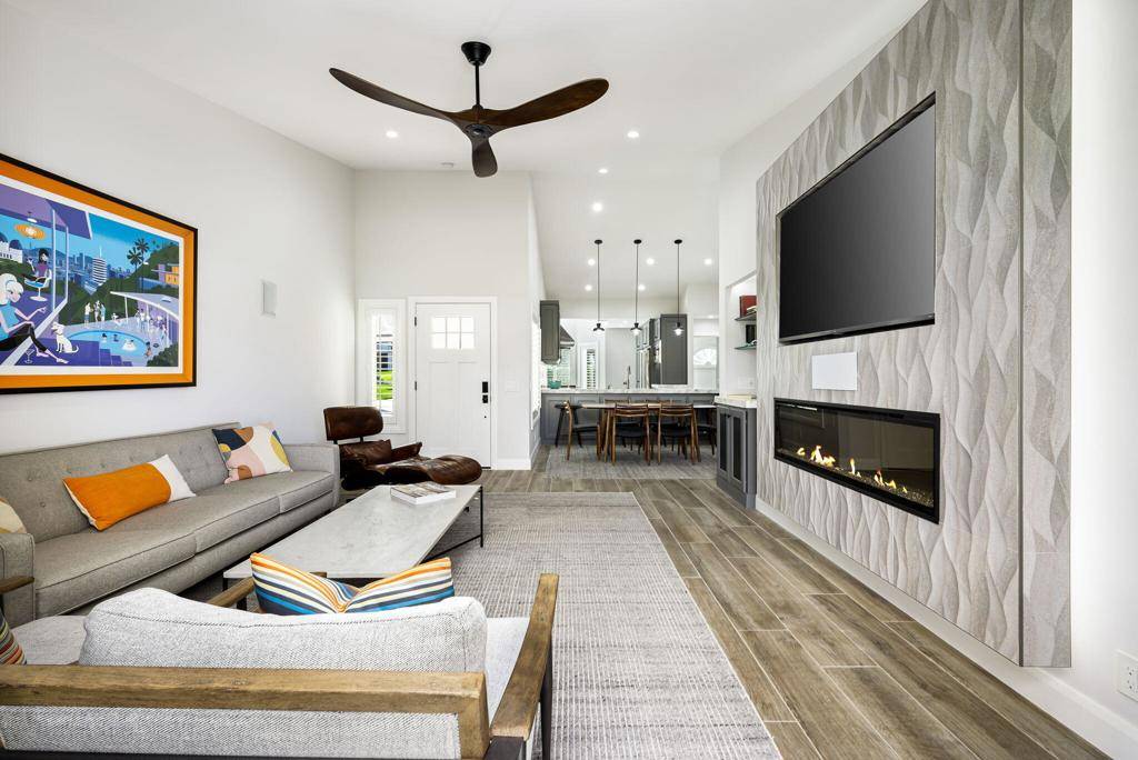 Palm Desert, CA 92211,370 Muirfield DR
