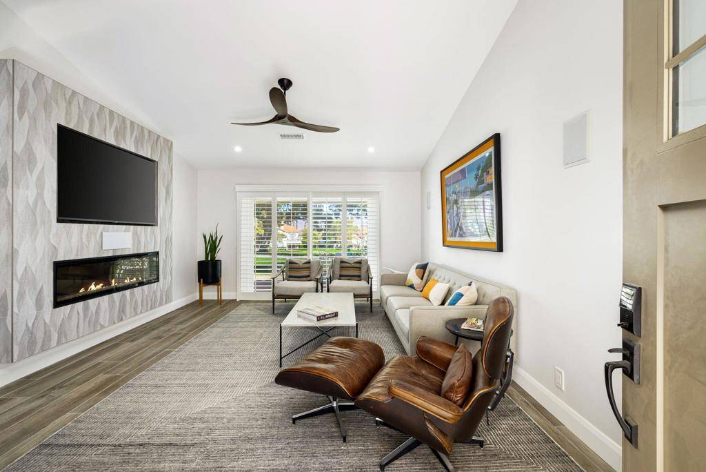 Palm Desert, CA 92211,370 Muirfield DR