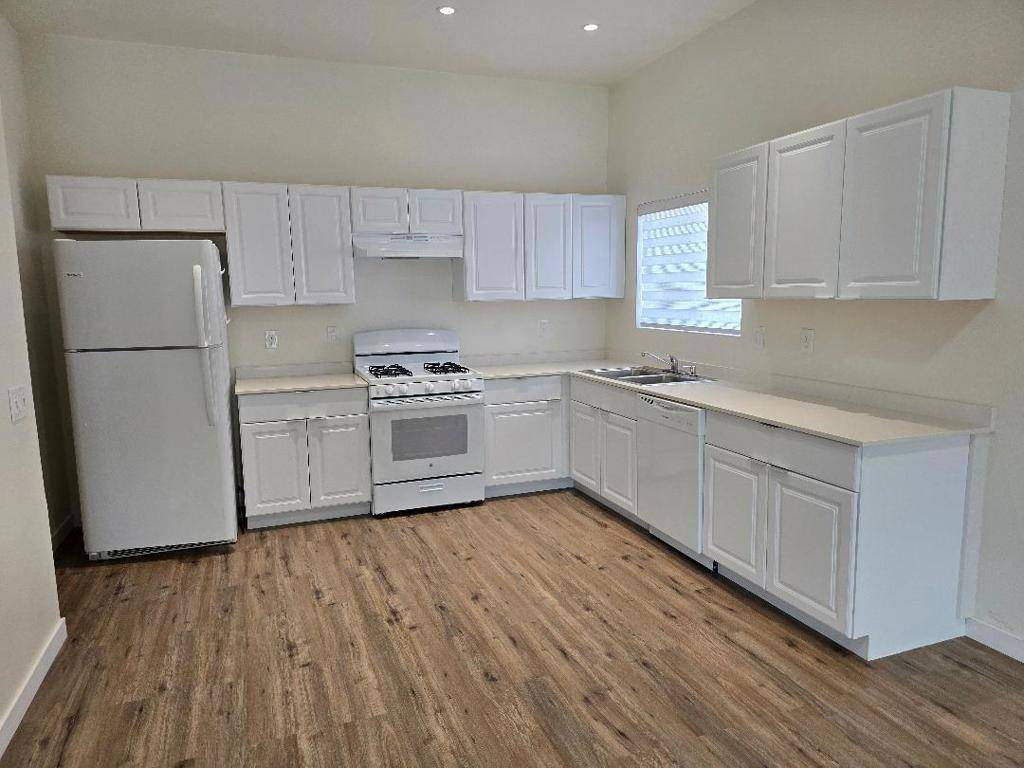 Desert Hot Springs, CA 92240,64890 64890 Desert Air Ct