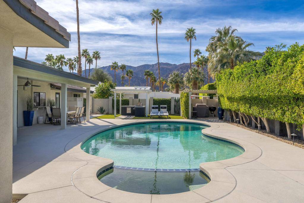 49251 Avenida Fernando La Quinta, CA 92253