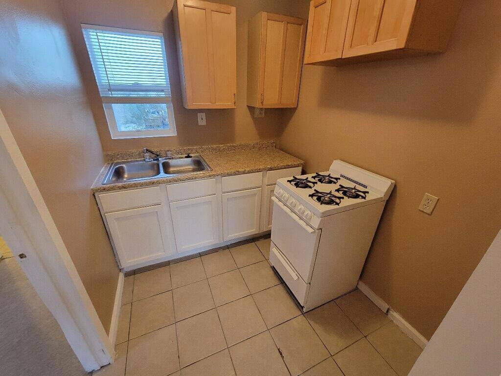 6746 Adobe RD #15 29 Palms, CA 92277