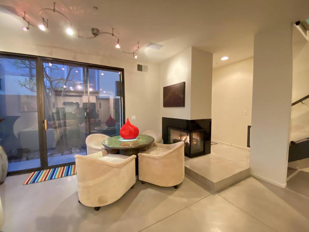 Palm Springs, CA 92262,683 E Arenas RD