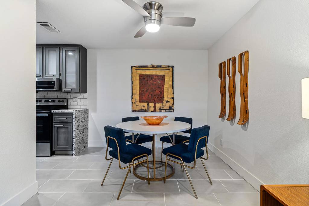 2822 N Auburn CT #E215 Palm Springs, CA 92262