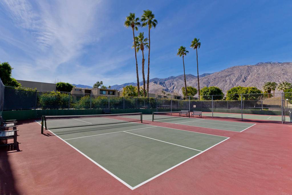 1291 Tiffany CIR N Palm Springs, CA 92262