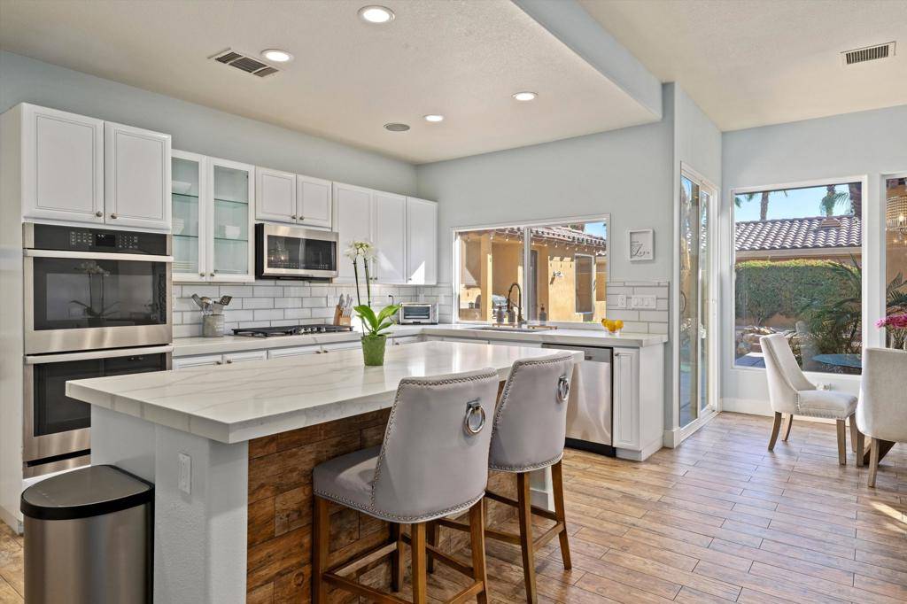 Palm Desert, CA 92260,33 Via Amormio