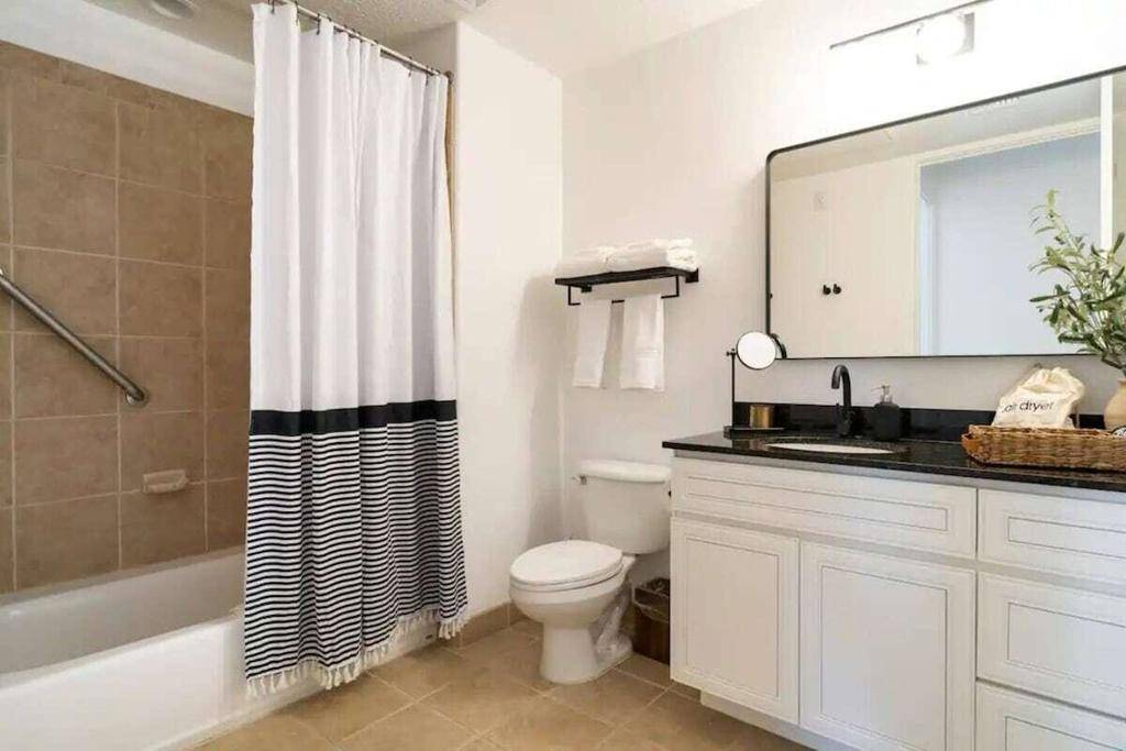 La Quinta, CA 92253,50740 Santa Rosa PLZ #5