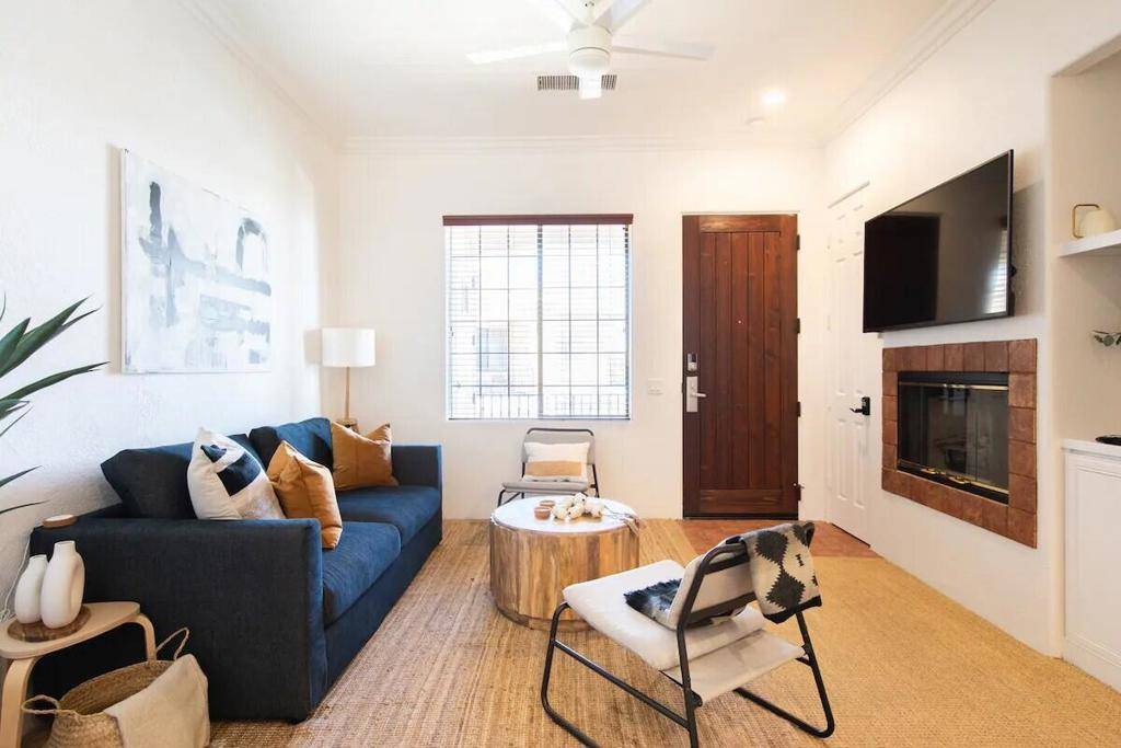 La Quinta, CA 92253,50600 Santa Rosa PLZ #6