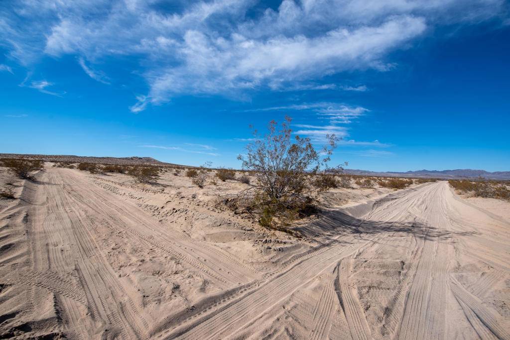 29 Palms, CA 92277,1 2 Mile RD