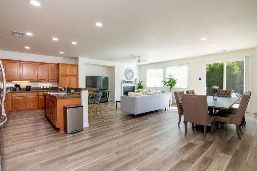 Indio, CA 92203,43784 Riunione PL