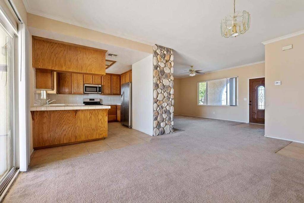 29 Palms, CA 92277,4692 Flying H RD