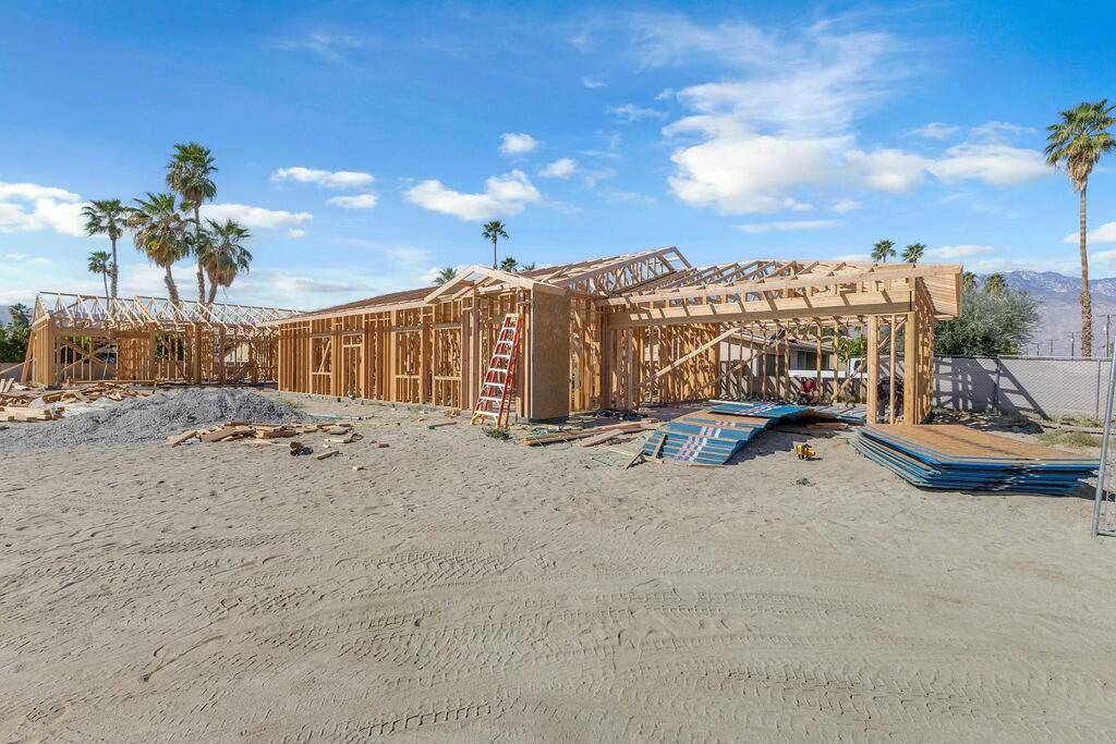 68855 Ortega RD Cathedral City, CA 92234