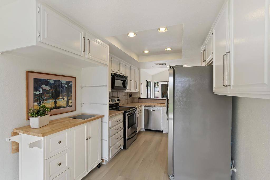 Palm Desert, CA 92260,72526 Desert Flower DR