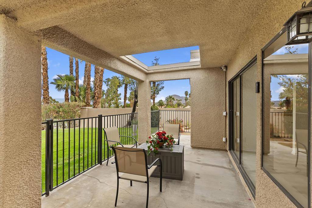 Palm Desert, CA 92260,72526 Desert Flower DR