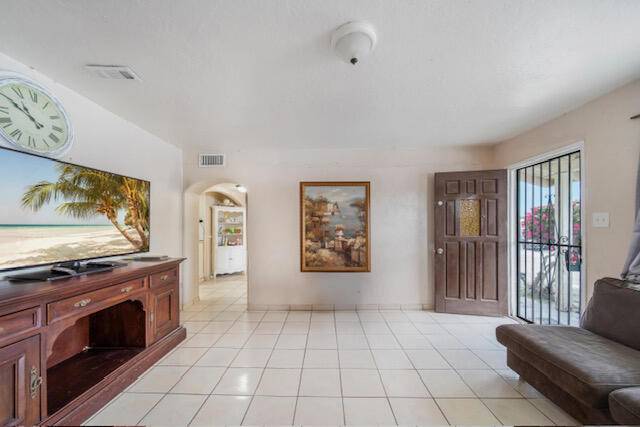 Indio, CA 92201,82598 Crest, Ave.
