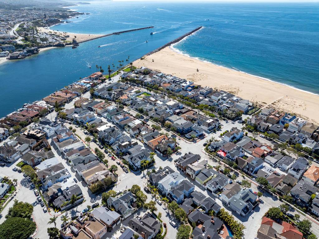 Newport Beach, CA 92661,2117 Miramar DR