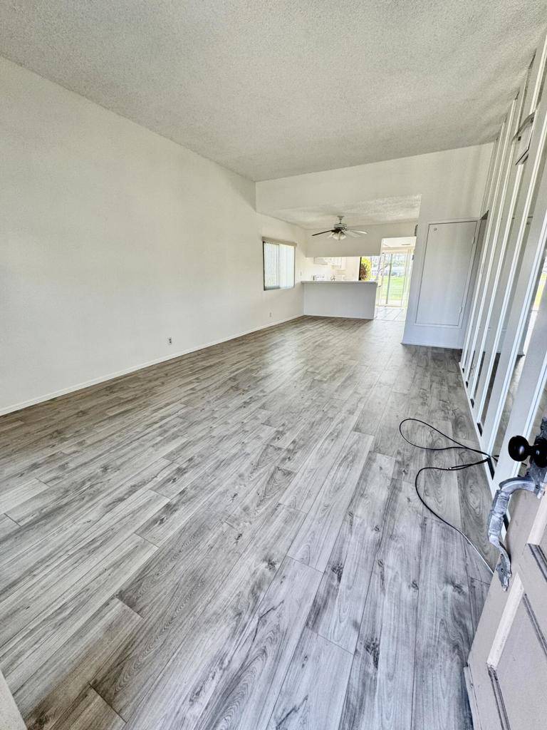 Palm Springs, CA 92264,5861 Los Santos DR