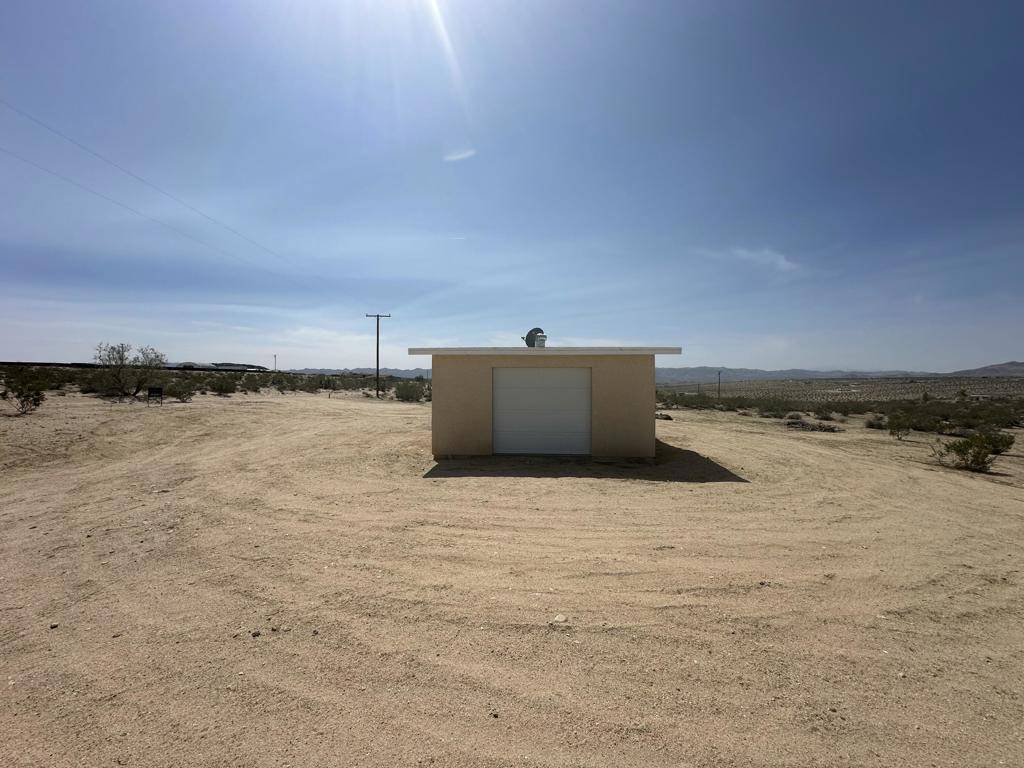 Joshua Tree, CA 92252,1524 Olsen RD