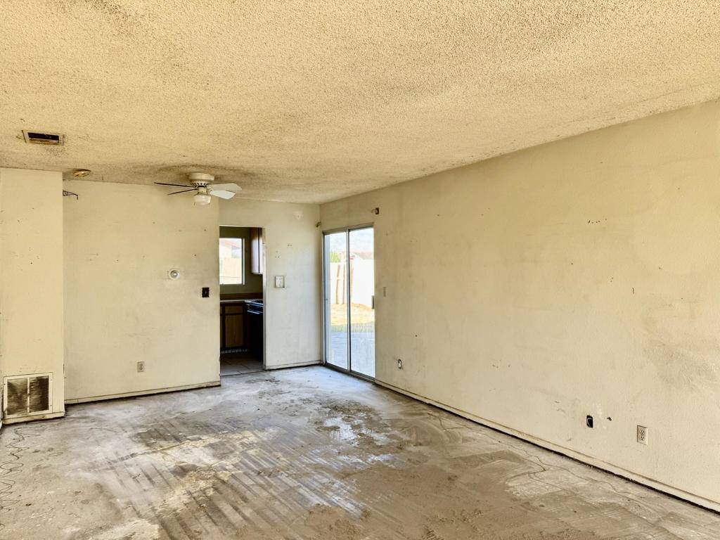 Coachella, CA 92236,84590 Vera Cruz
