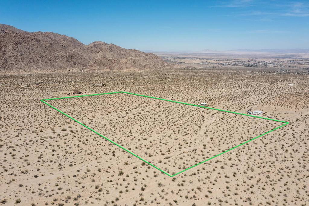 29 Palms, CA 92277,113 Wellock RD