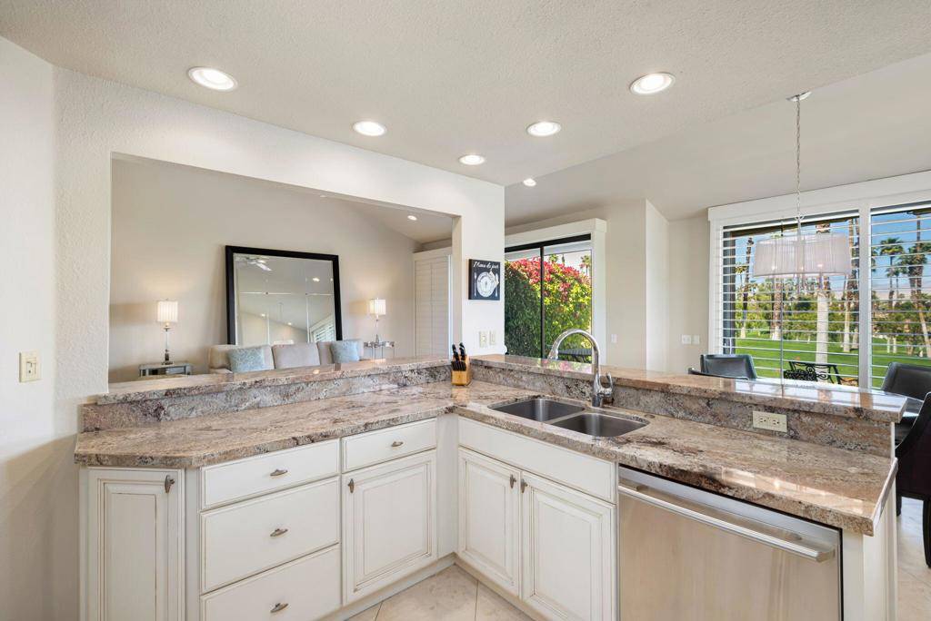 Palm Desert, CA 92211,76152 Honeysuckle DR