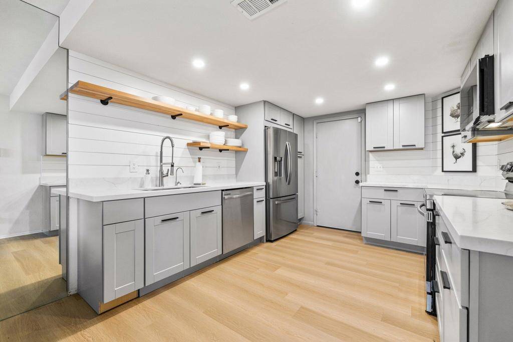 Palm Desert, CA 92211,76892 Joetta PL