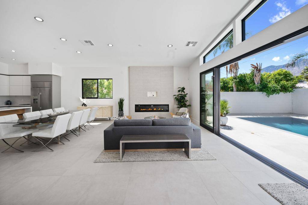 555 N Sunrise WAY Palm Springs, CA 92262